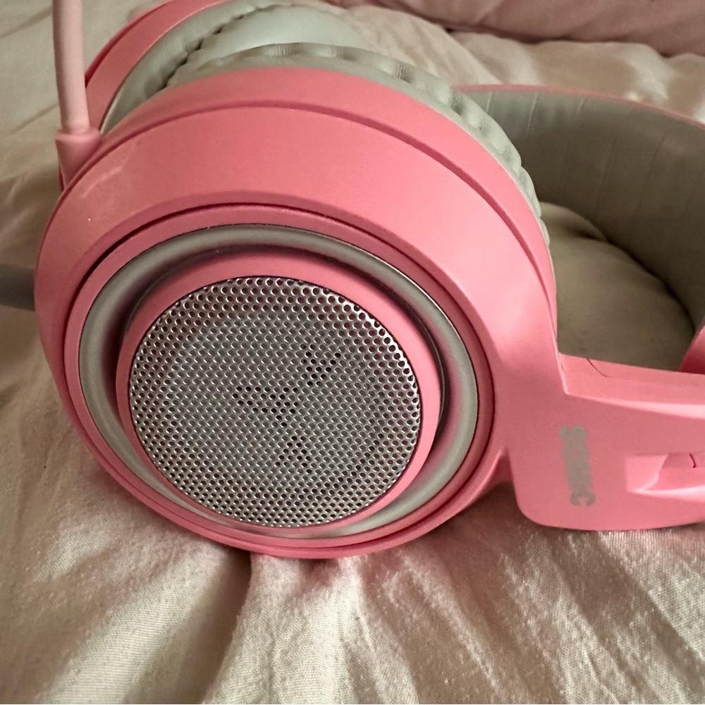 Pink and Gray Over-Ear Headphones with Cat Ears - Picture 7 of 9